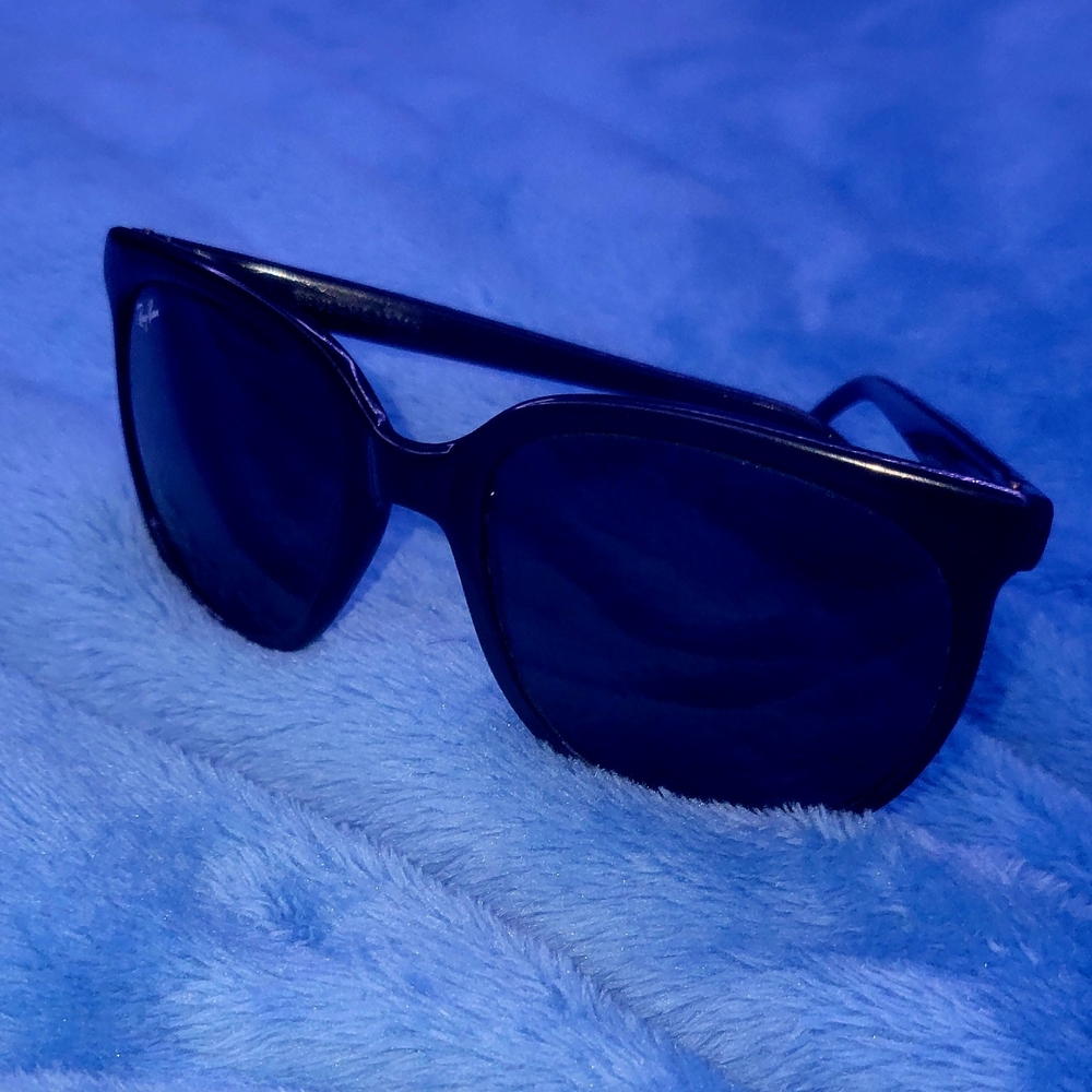 VINTAGE FRENCH MADE BAUSCH&LOMB RAY-BAN CATS WOMENS SUNGLASSES! PURRRFECT COND.